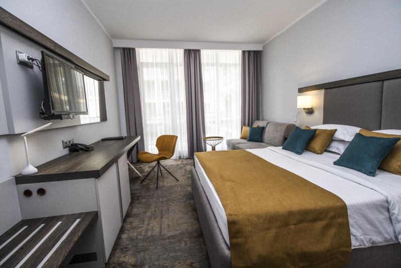 Best Western Plus Premium Inn Napospart