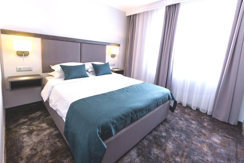 Best Western Plus Premium Inn Napospart