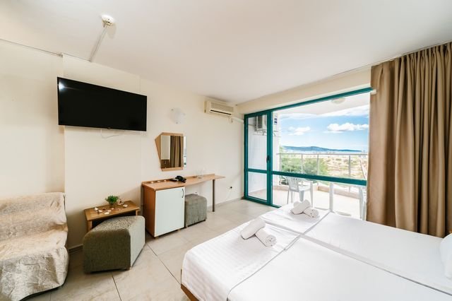 Napospart utazás Delfin Hotel