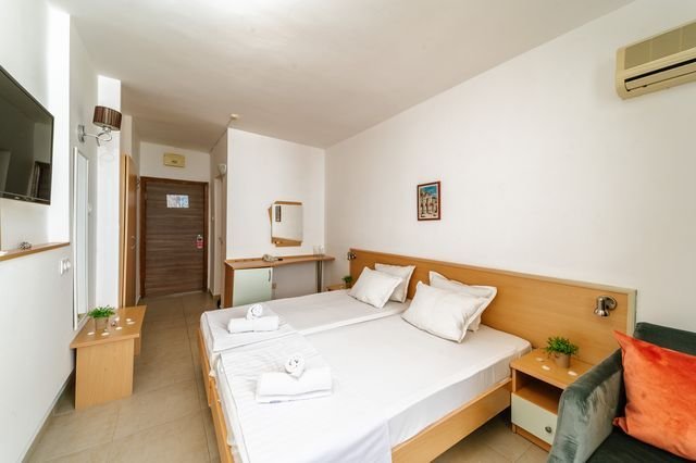 Napospart utazás Delfin Hotel