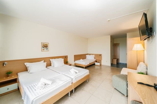 Napospart utazás Delfin Hotel