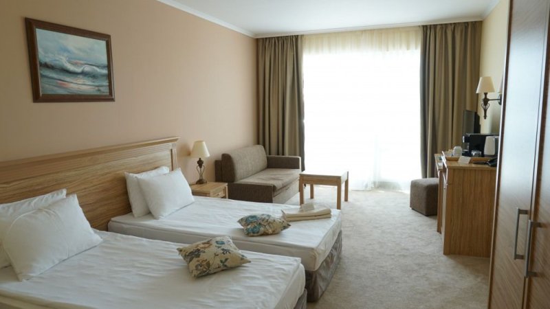 Napospart utazás Dit Evrika Beach Clubhotel