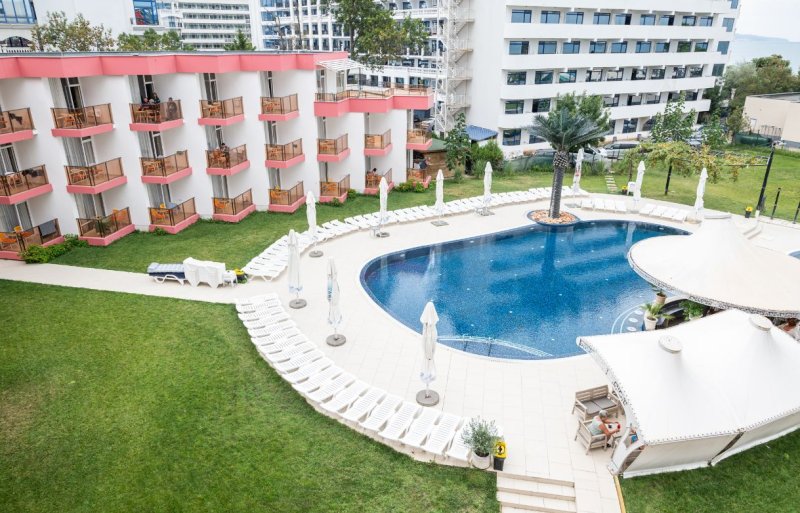 Flamingo Beach Hotel Napospart