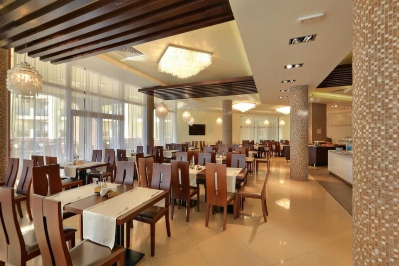 Aranyhomok utazás Golden Line Aparthotel