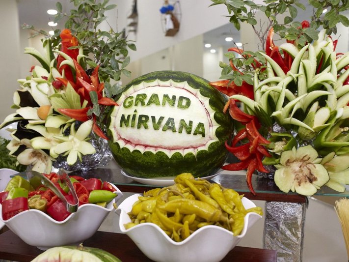 Napospart utazás Grand Hotel Nirvana