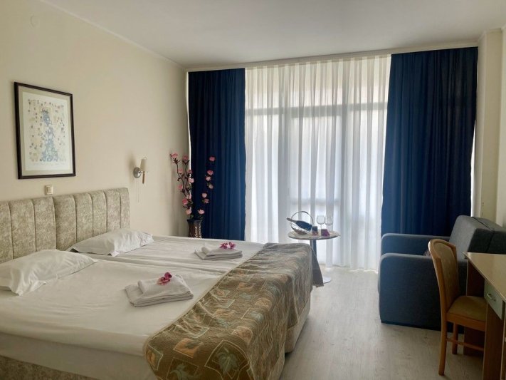 Napospart utazás Grand Hotel Nirvana