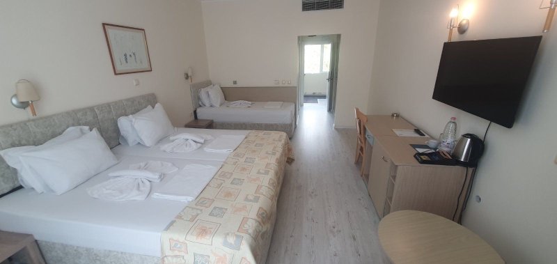 Napospart utazás Grand Hotel Nirvana