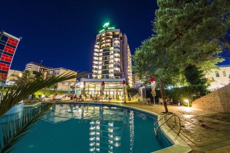 Napospart utazás Grand Hotel Sunny Beach