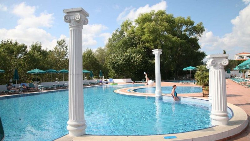 Duni utazás Holiday Village komplexum