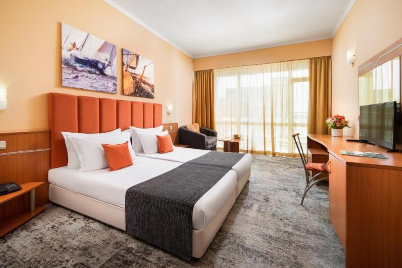 Napospart utazás Hotel Alba