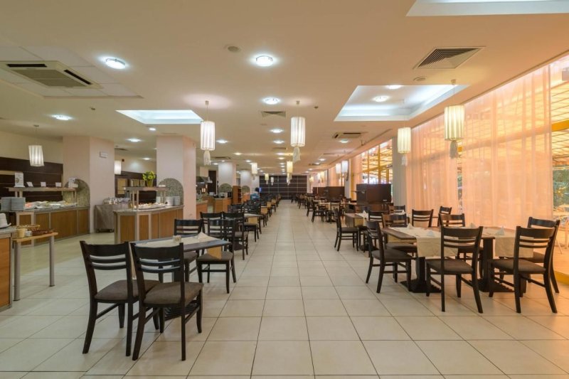 Aranyhomok utazás Hotel Atlas