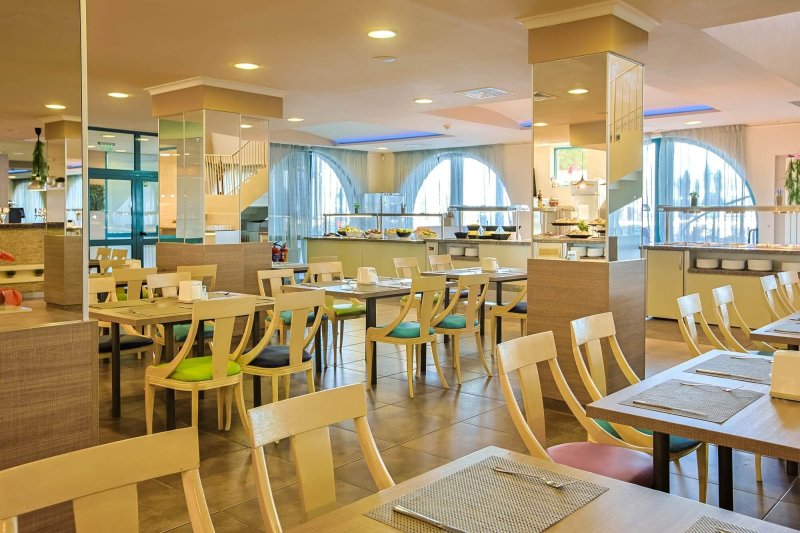 Aranyhomok utazás Hotel Berlin Golden Beach