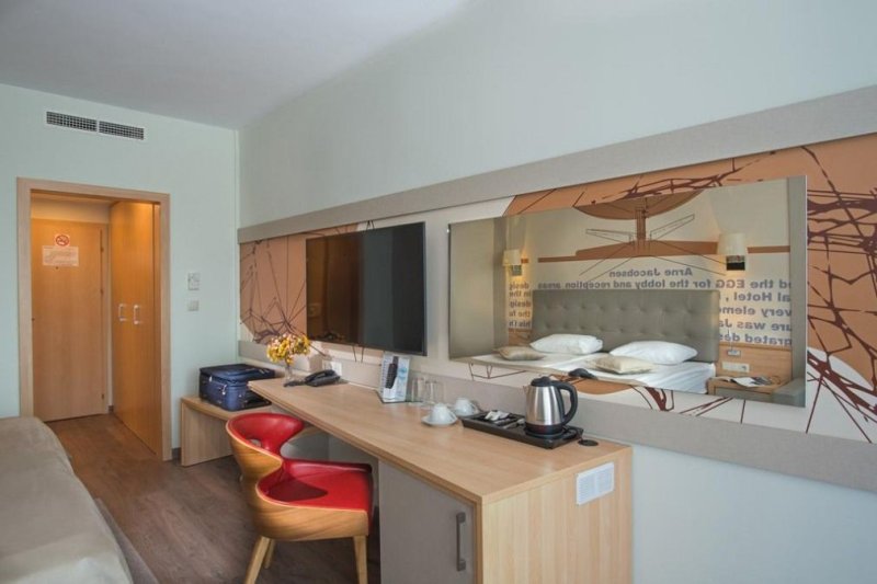 Napospart utazás Hotel Effect Grand Victoria