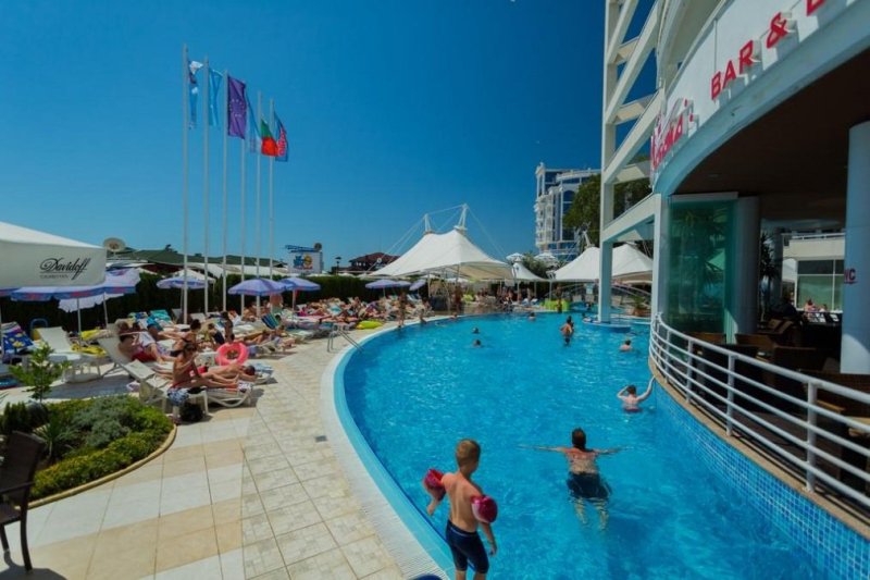 Hotel Effect Grand Victoria Napospart