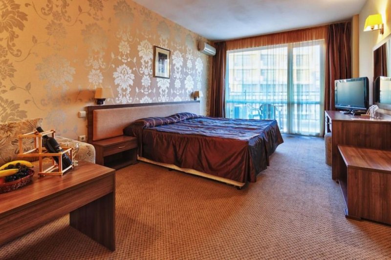 Napospart utazás Hotel Forum