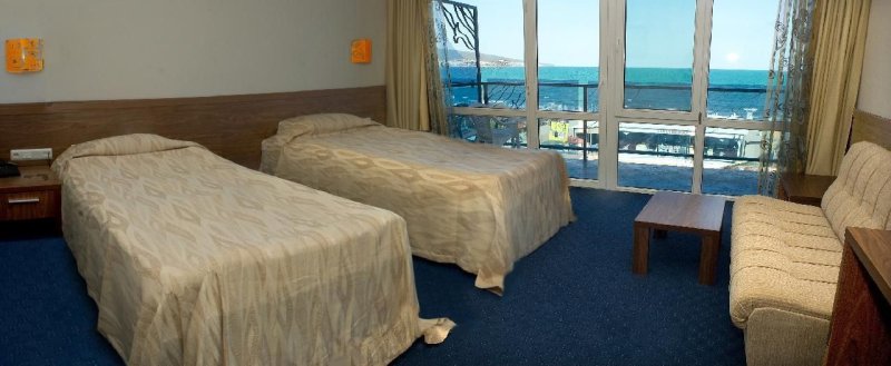 Napospart utazás Hotel Glarus