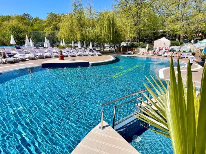 Aranyhomok utazás Hotel Holiday Park