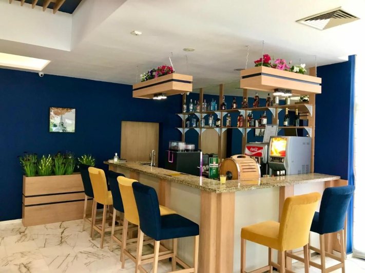 Aranyhomok utazás Hotel Holiday Park