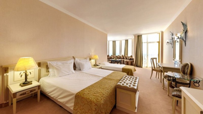 Napospart utazás Hotel Imperial Palace