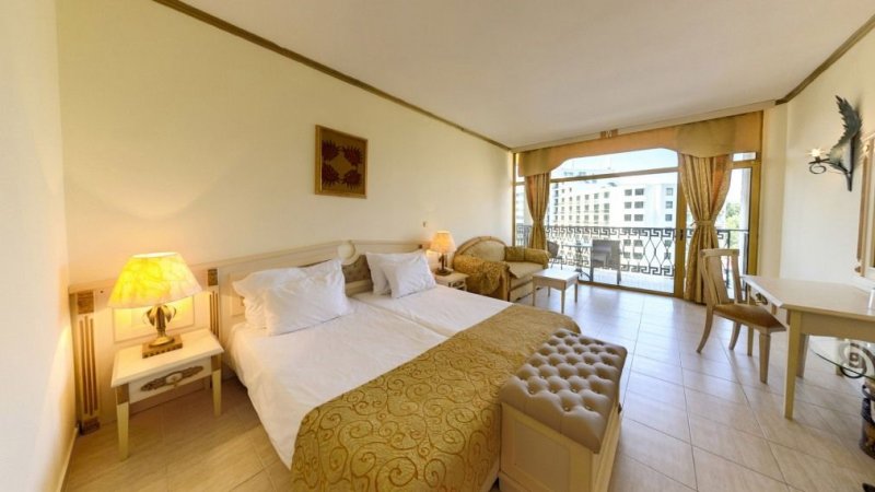 Napospart utazás Hotel Imperial Palace