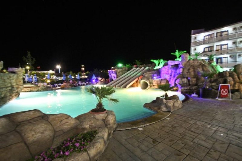 Napospart utazás Hotel Kotva