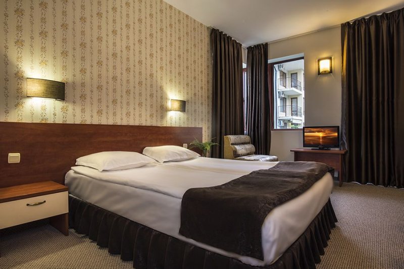 Napospart utazás Hotel Lira