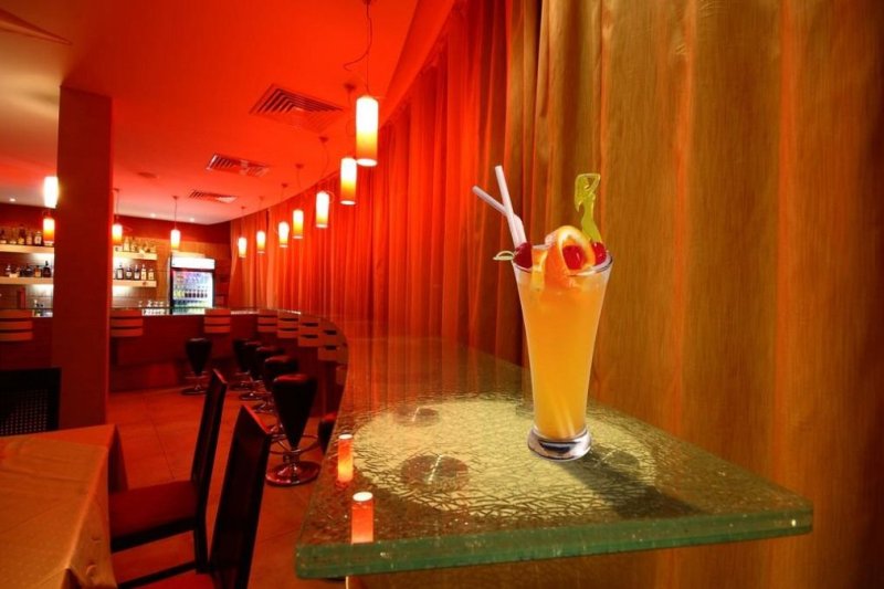 Napospart utazás Hotel Meridian