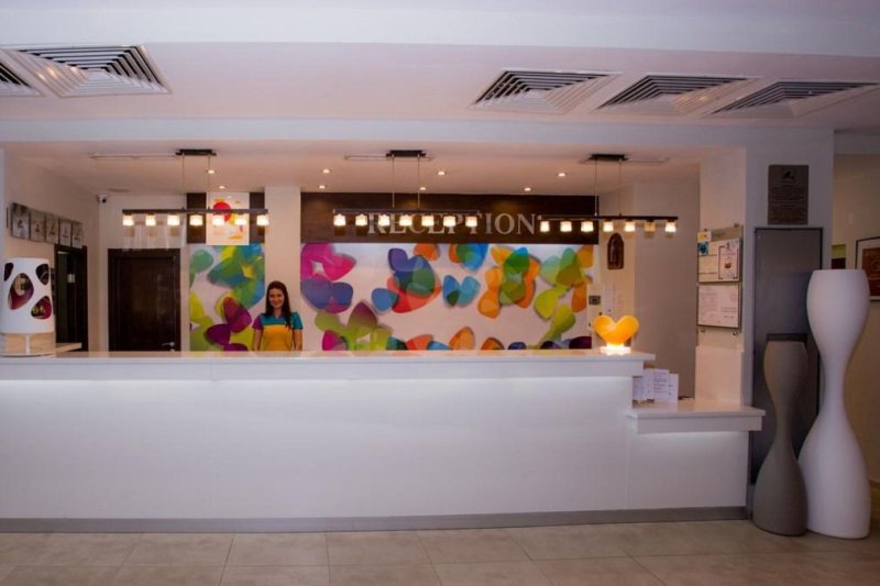 Napospart utazás Hotel Meridian