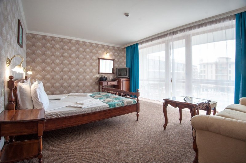 Hotel Merkurij (Mercury) Napospart