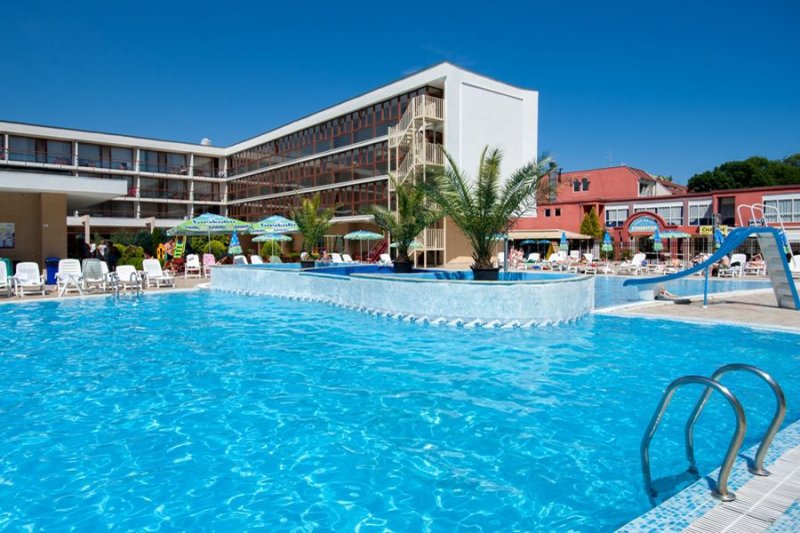 Hotel Merkurij (Mercury) Napospart