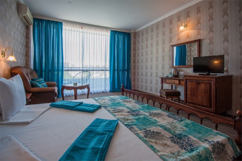 Hotel Merkurij (Mercury) Napospart