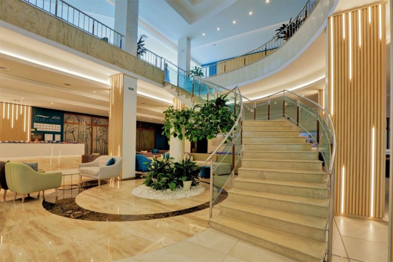 Aranyhomok utazás Hotel MiRaBelle