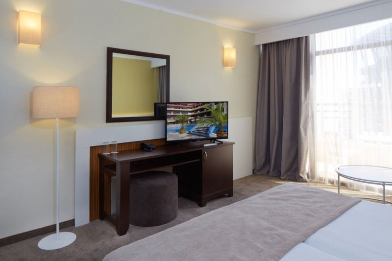 Napospart utazás Hotel Nobel