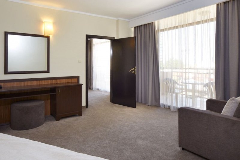 Napospart utazás Hotel Nobel