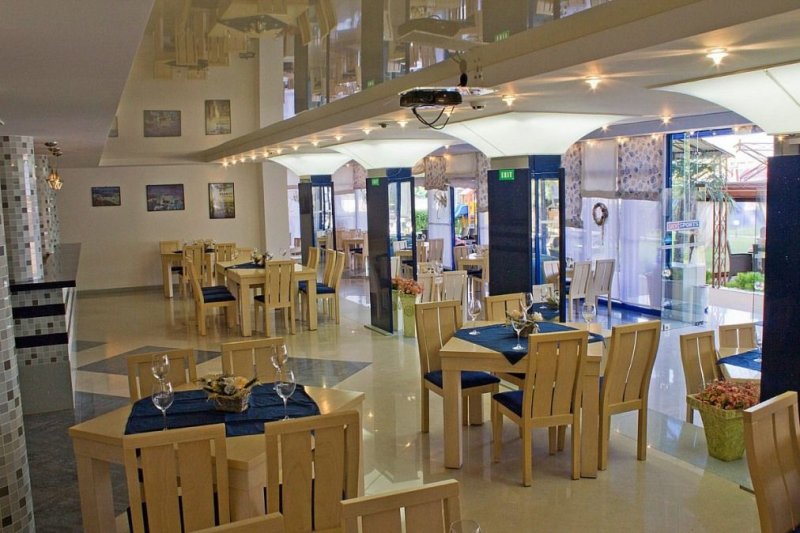 Napospart utazás Hotel Palace