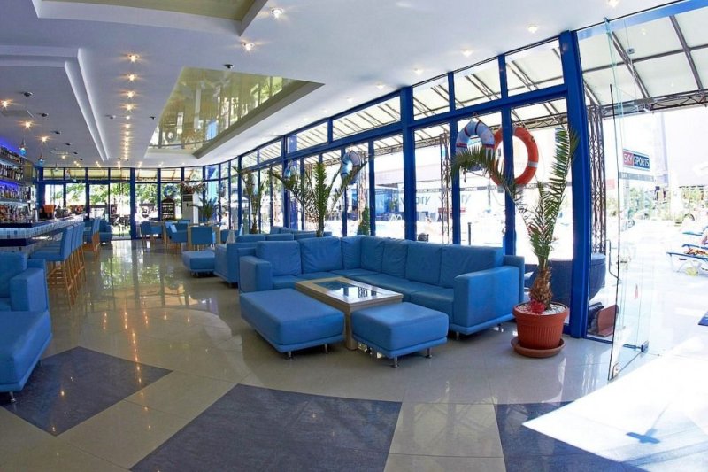 Napospart utazás Hotel Palace