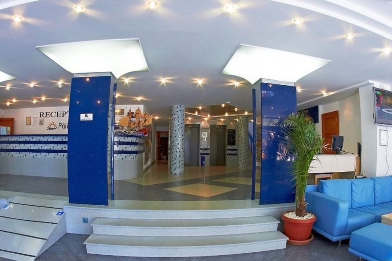 Napospart utazás Hotel Palace