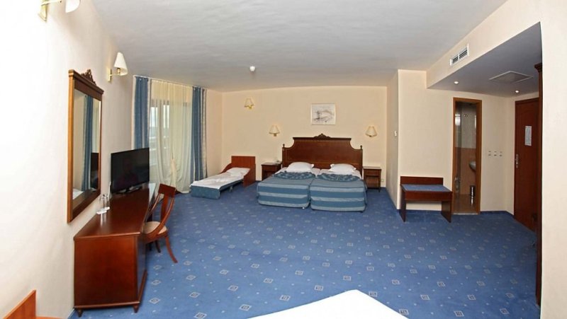 Hotel Pelikan Duni