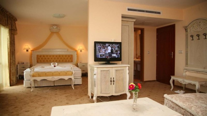 Hotel Pelikan Duni