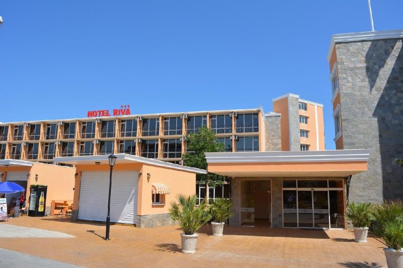 Napospart utazás Hotel Riva