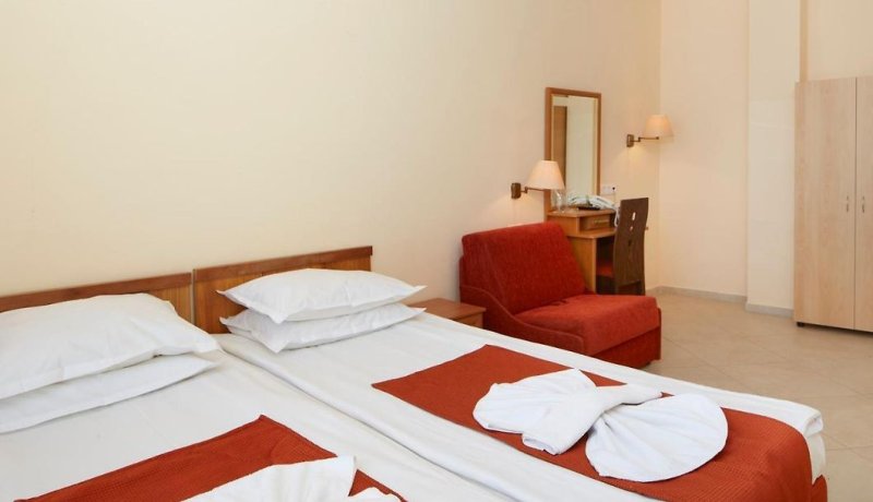 Napospart utazás Hotel Sea Breeze