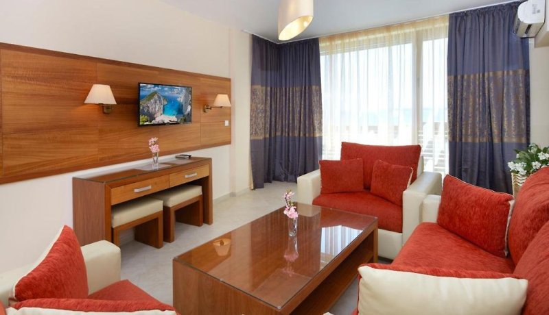 Napospart utazás Hotel Sea Breeze