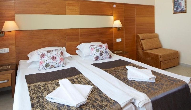 Napospart utazás Hotel Sea Breeze