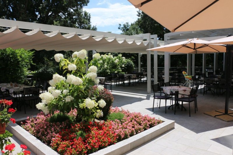 Hotel Slavey Aranyhomok