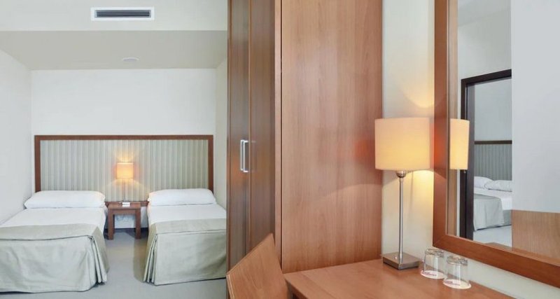 Obzor utazás Hotel Sol Luna Bay Resort