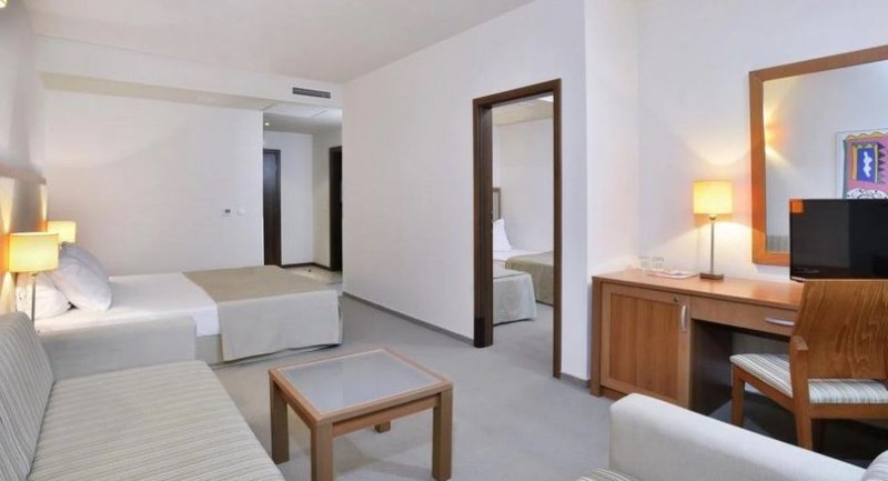 Obzor utazás Hotel Sol Luna Bay Resort