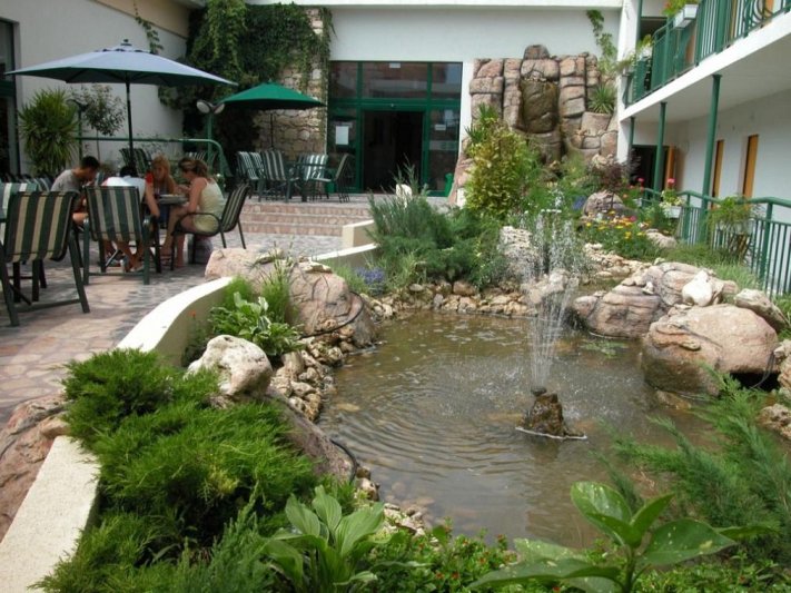 Napospart utazás Hotel Trakia