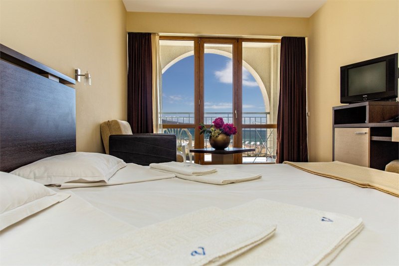 Napospart utazás Hotel Viand