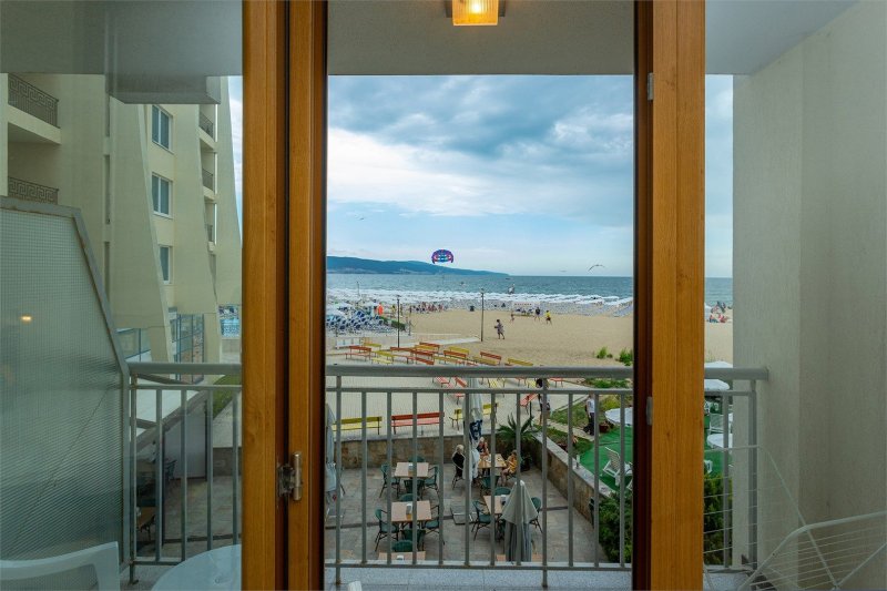 Napospart utazás Hotel Viand