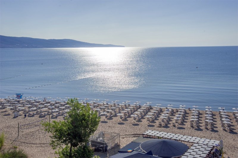 Napospart utazás Hotel Viand